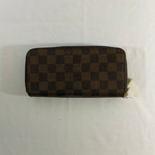 Load image into Gallery viewer, Designer Brown Checkered Ladies&#39; Wallet