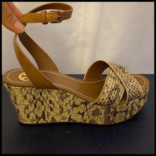 Load image into Gallery viewer, Designer Summer Wedge Sandals Size 6