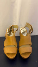 Load image into Gallery viewer, Designer Camel Colored High Heel Shoes Size 6