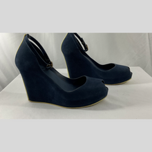 Load image into Gallery viewer, Designer Open Toe Wedges Size 6